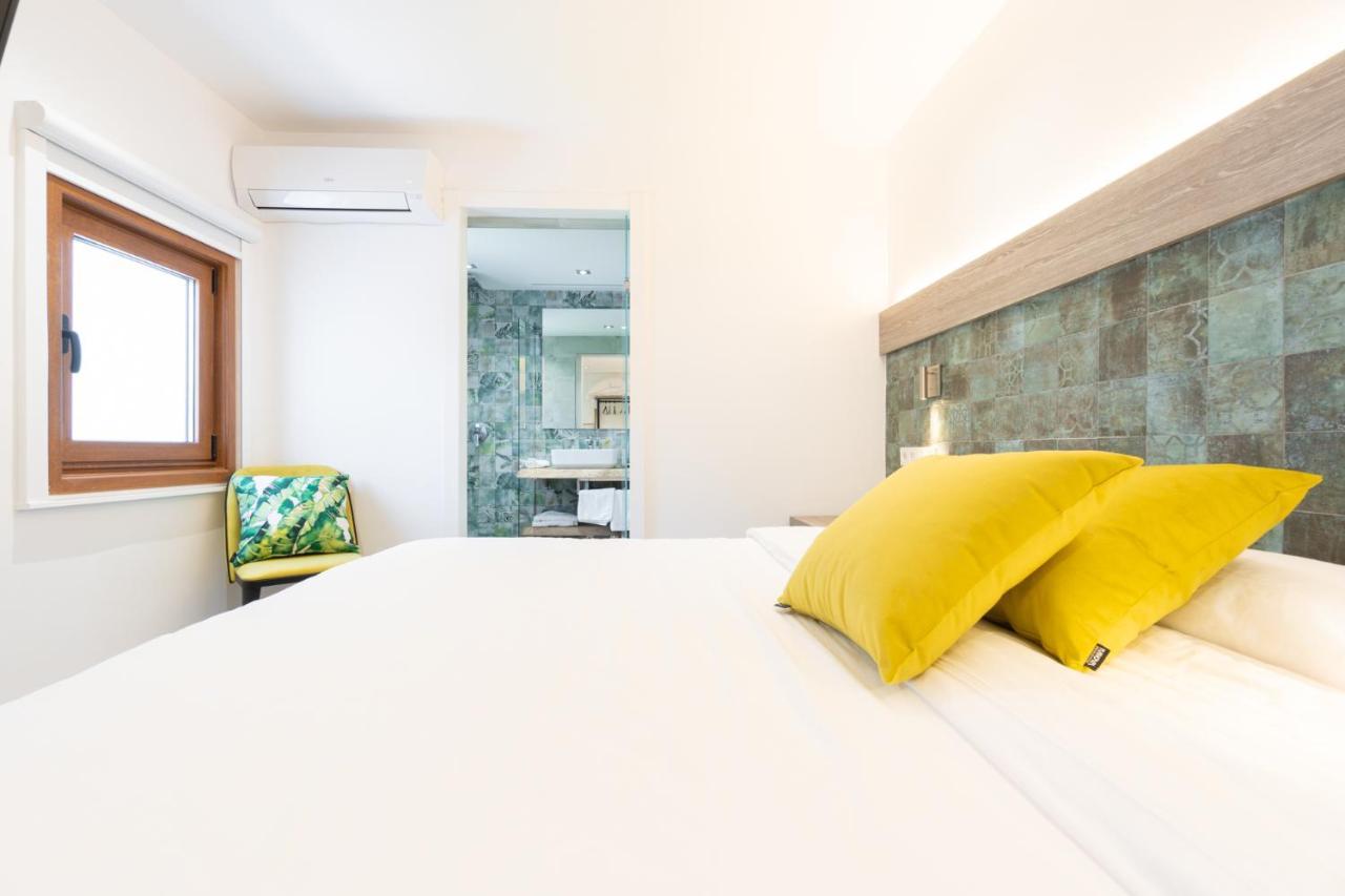 Hostal Restaurante Pou Des Lleo Sant Carles de Peralta ภายนอก รูปภาพ