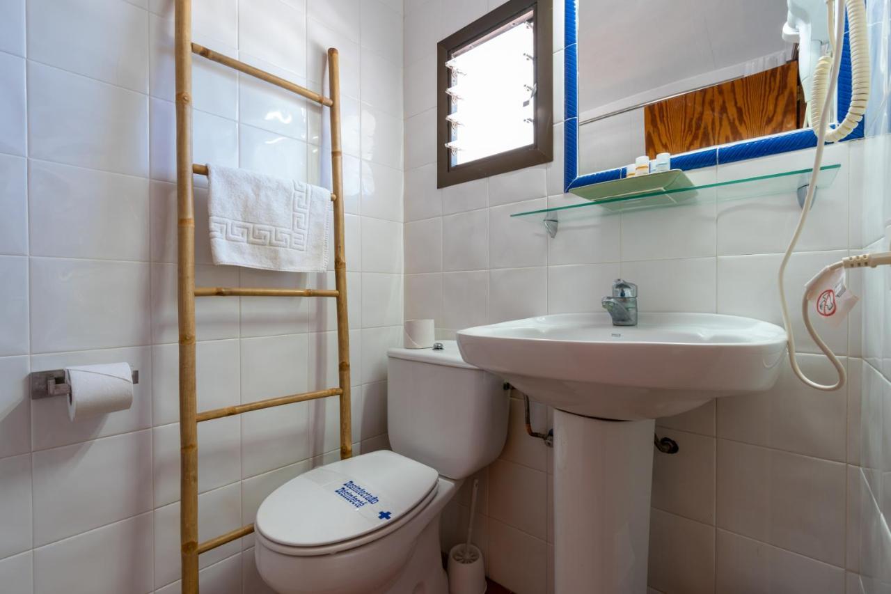 Hostal Restaurante Pou Des Lleo Sant Carles de Peralta ห้อง รูปภาพ