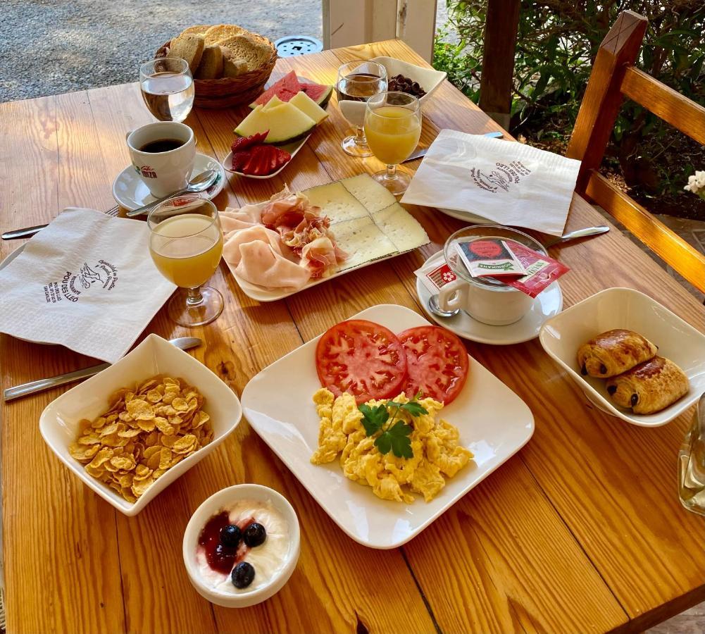 Hostal Restaurante Pou Des Lleo Sant Carles de Peralta ภายนอก รูปภาพ