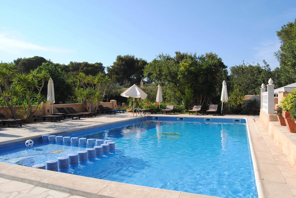 Hostal Restaurante Pou Des Lleo Sant Carles de Peralta ภายนอก รูปภาพ
